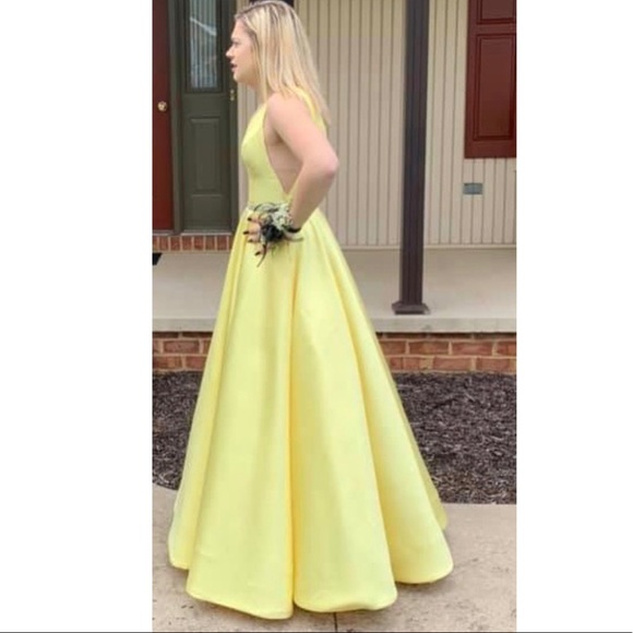 Prom Dress ! - Picture 3 of 4